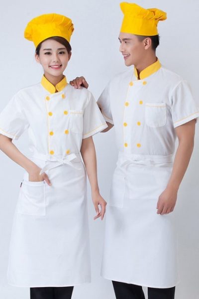 Đồng phục nhà hàng khách sạn – Đồng phục bếp áo trắng viền vàng 08