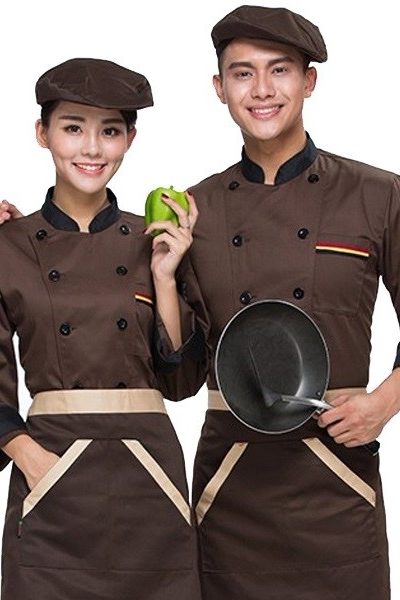 Đồng phục nhà hàng khách sạn – Đồng phục bếp áo nâu viền đen, nón nâu, tạp dề nâu viền kem 31