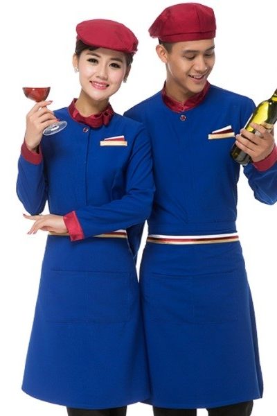 Đồng phục nhà hàng khách sạn – Đồng phục phục vụ áo xanh viền đỏ tạp dề xanh nón đỏ 47