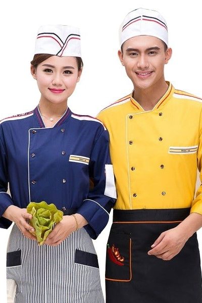 Đồng phục nhà hàng khách sạn – Đồng phục bếp áo xanh tạp dề sọc đen trắng, áo vàng tạp dề đen 37