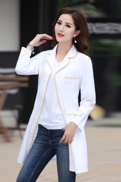 Đồng Phục Bênh Viện-Đồng Phục Áo Blouse Nữ Màu Trắng Viền Vàng Tay Dài 50